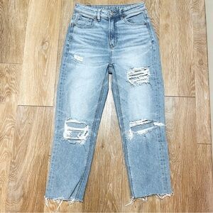 American Eagle straight leg ripped Mom Jean 00short